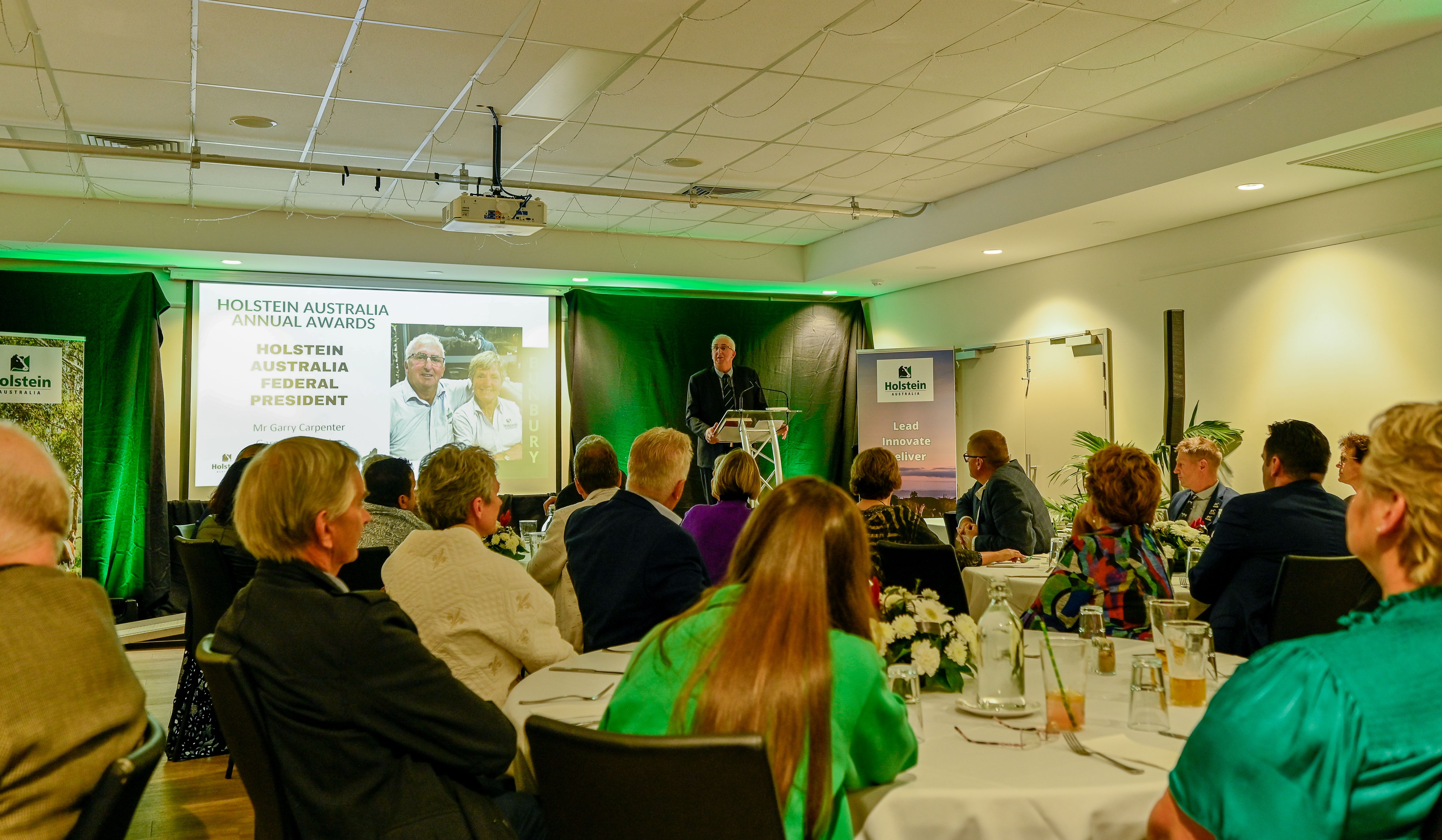 Garry Carpenter makes his final address as President to members at Holstein Highlights